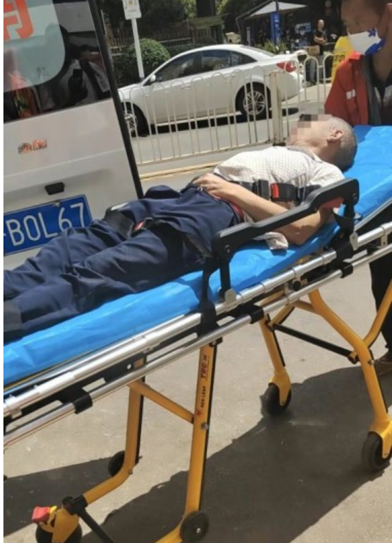 昆明城管打伤摆摊老人肋骨，暴力执法为何屡禁不止？