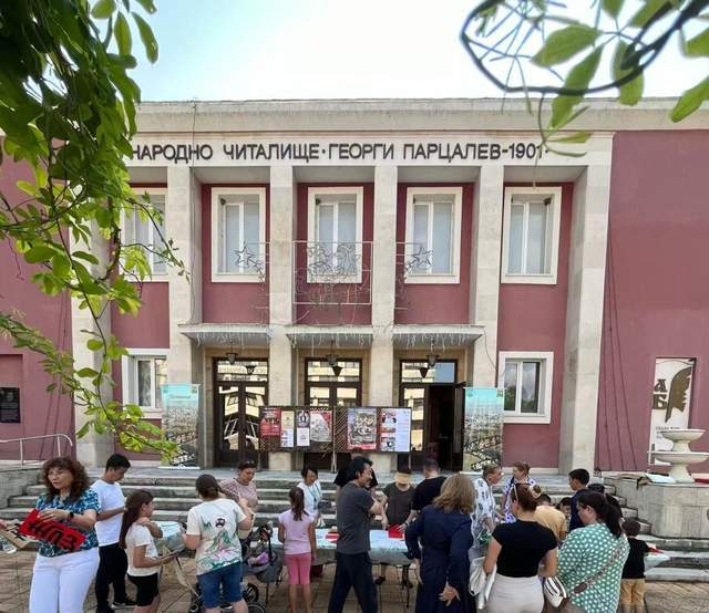 “近与远：中保长期艺术交流项目——‘新视野’列夫斯基市捐赠展”隆重开幕(图10)