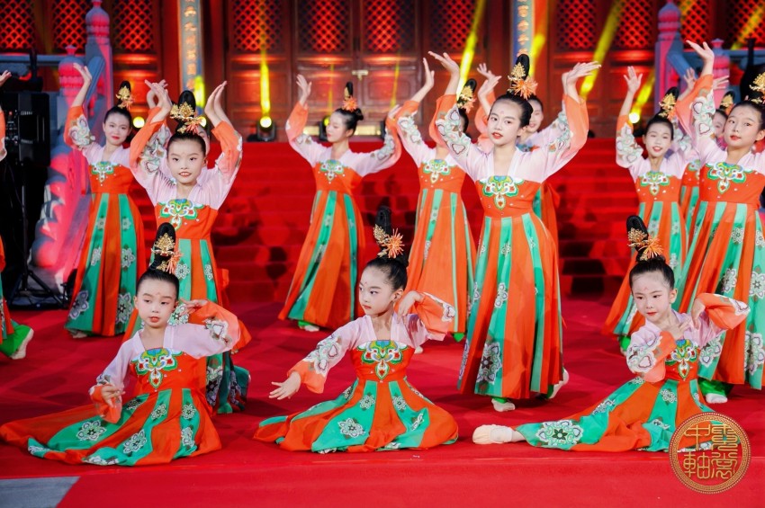 青少年&ldquo;霓裳中轴&rdquo;展示北京中轴线文化遗产(图3)