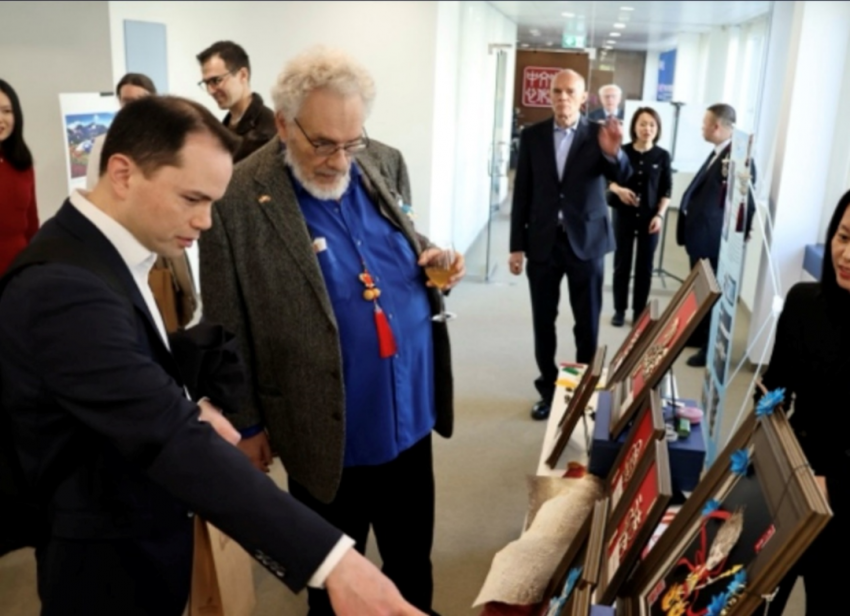 中国与瑞士文化交流合作开启新篇章——伯尔尼中国文化中心正式揭牌(图12)