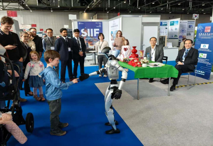 中国与瑞士文化交流合作开启新篇章——伯尔尼中国文化中心正式揭牌(图18)