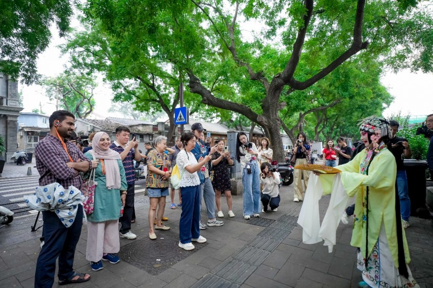 2025“打卡鼓西，漫步斜街”文化消费活动线下活动正式启动(图3)