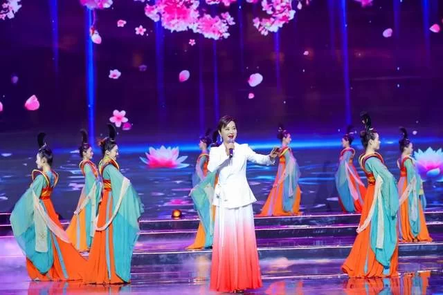 群星荟萃共绘马年新春诗意画卷,CETV诗意中国春晚录制圆满成功(图5) 群星荟萃共绘马年新春诗意画卷,CETV诗意中国春晚录制圆满成功(图5)