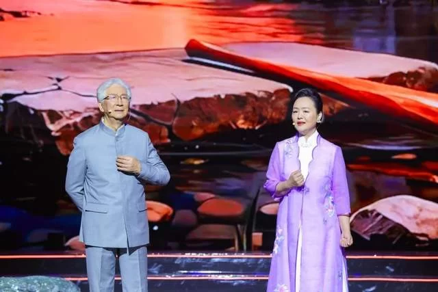 群星荟萃共绘马年新春诗意画卷,CETV诗意中国春晚录制圆满成功(图6) 群星荟萃共绘马年新春诗意画卷,CETV诗意中国春晚录制圆满成功(图6)