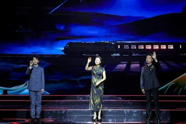 群星荟萃共绘马年新春诗意画卷,CETV诗意中国春晚录制圆满成功(图27) 群星荟萃共绘马年新春诗意画卷,CETV诗意中国春晚录制圆满成功(图27)