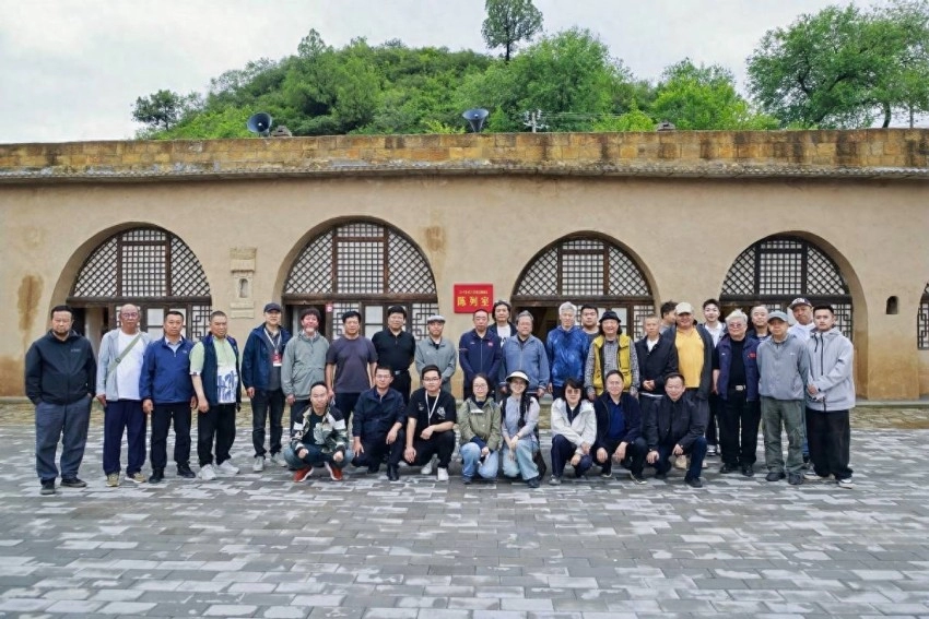 追寻红色足迹 写生甘泉象鼻子湾(图1) 追寻红色足迹 写生甘泉象鼻子湾(图1)