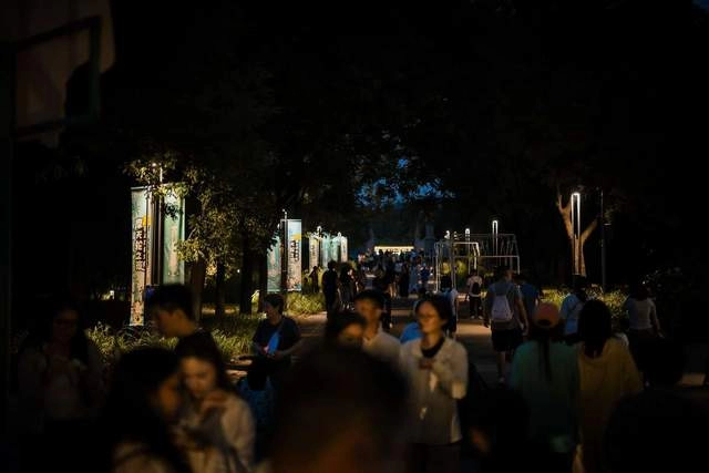 夏日再启航，龙潭中湖公园&ldquo;摩天轮之夜&rdquo;焕新归来(图3)