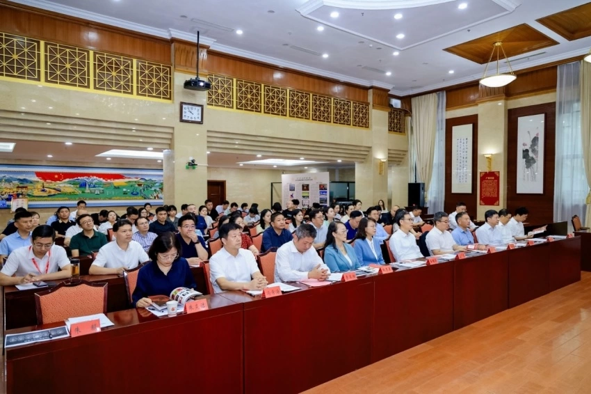 云南省红河哈尼族彝族自治州全国民族团结进步示范区建设成果展暨“红河九红”系列产品宣介活动在北京举办(图1) 云南省红河哈尼族彝族自治州全国民族团结进步示范区建设成果展暨“红河九红”系列产品宣介活动在北京举办(图1)